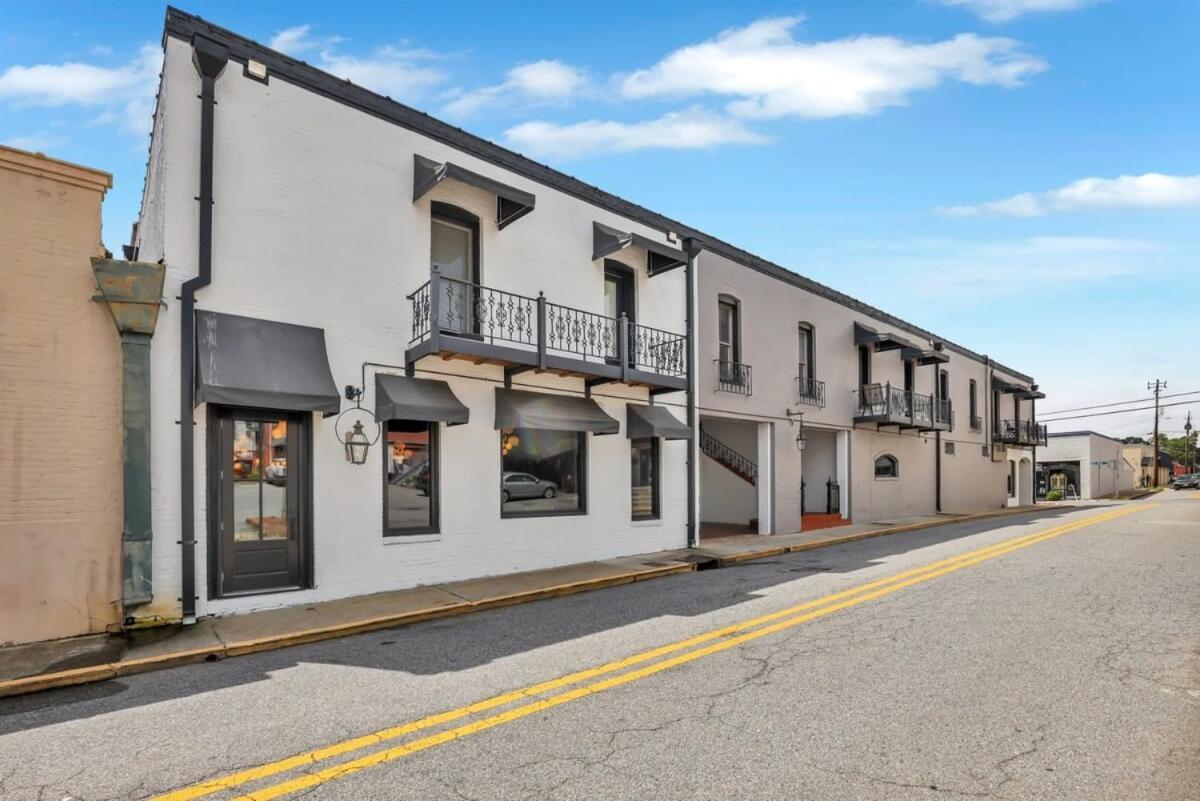 Eagle'S Nest - Spacious Loft Downtown - Near Gsu Statesboro Bagian luar foto