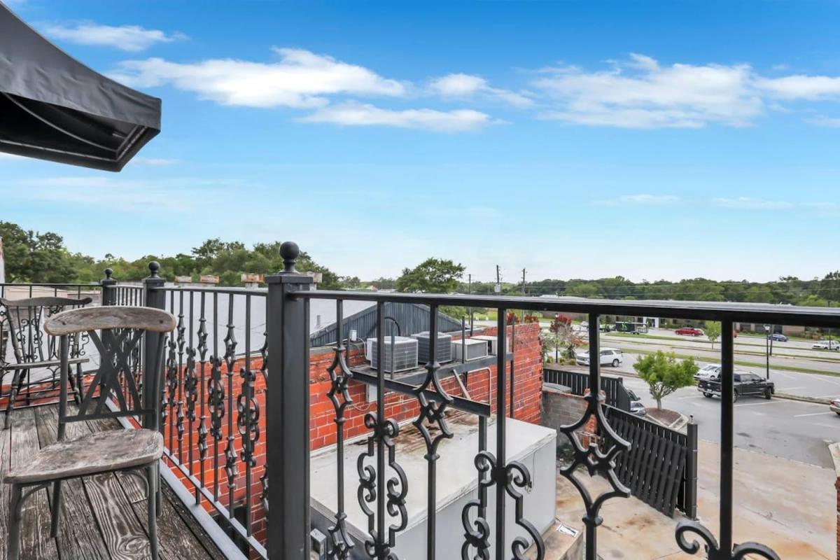 Eagle'S Nest - Spacious Loft Downtown - Near Gsu Statesboro Bagian luar foto