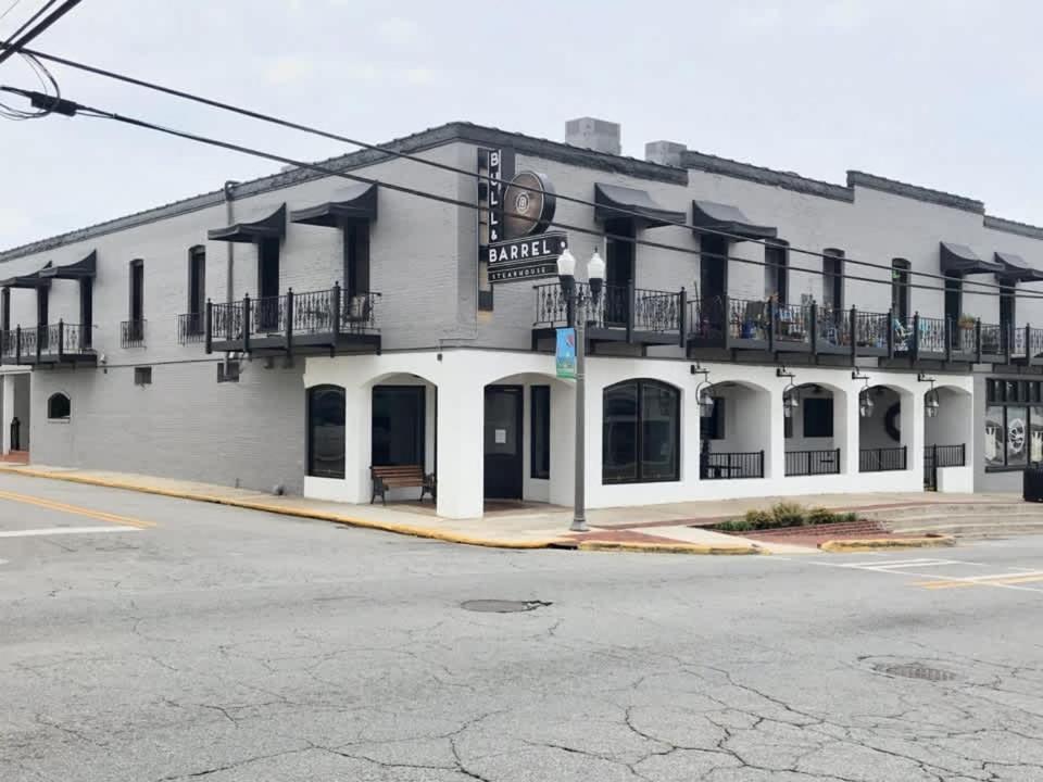 Eagle'S Nest - Spacious Loft Downtown - Near Gsu Statesboro Bagian luar foto